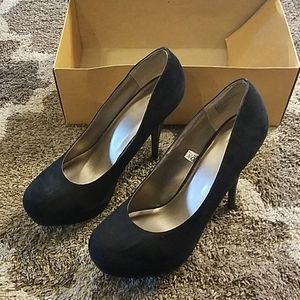 Mossimo black suede platform high heels